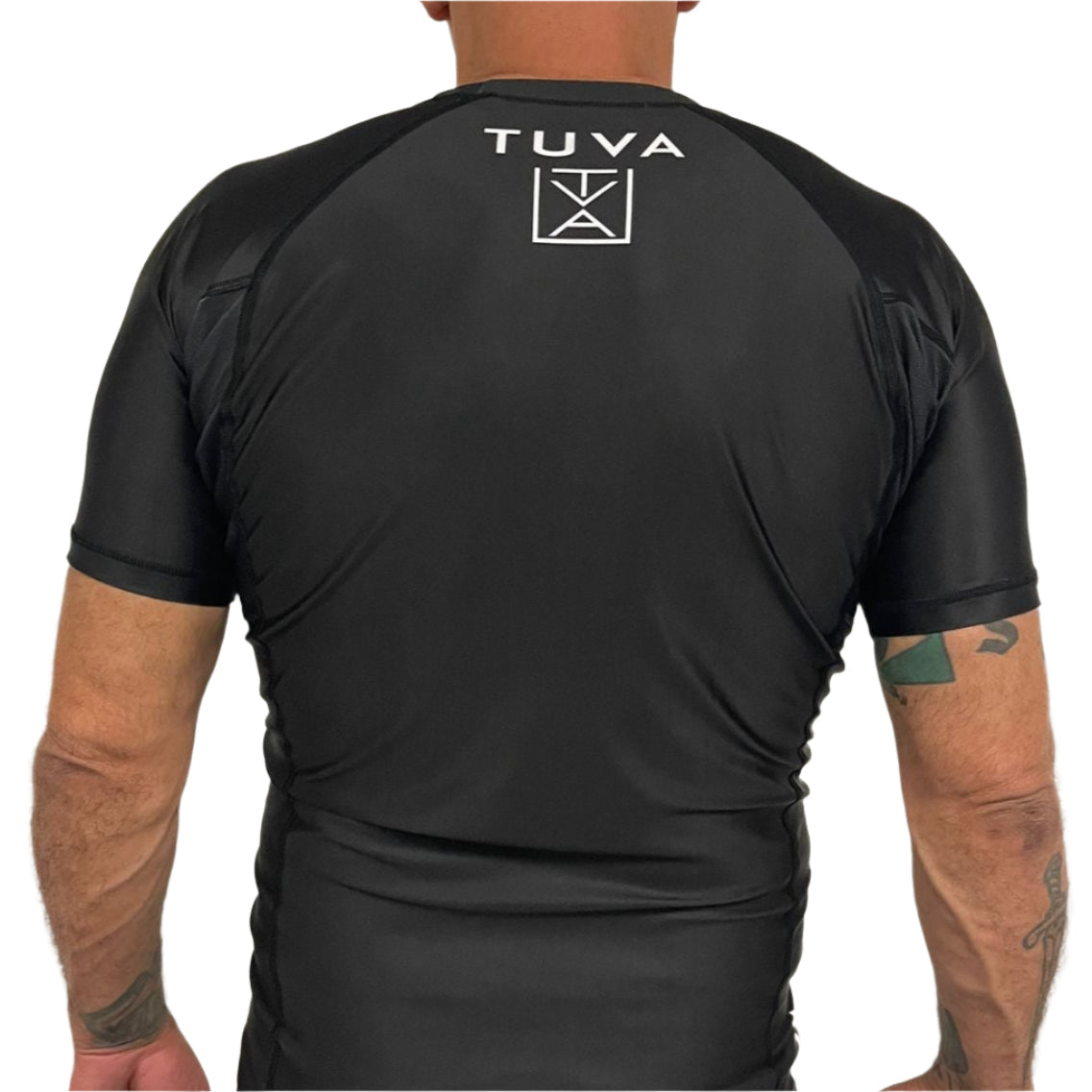Minimalist Unisex Rashguard (Black)