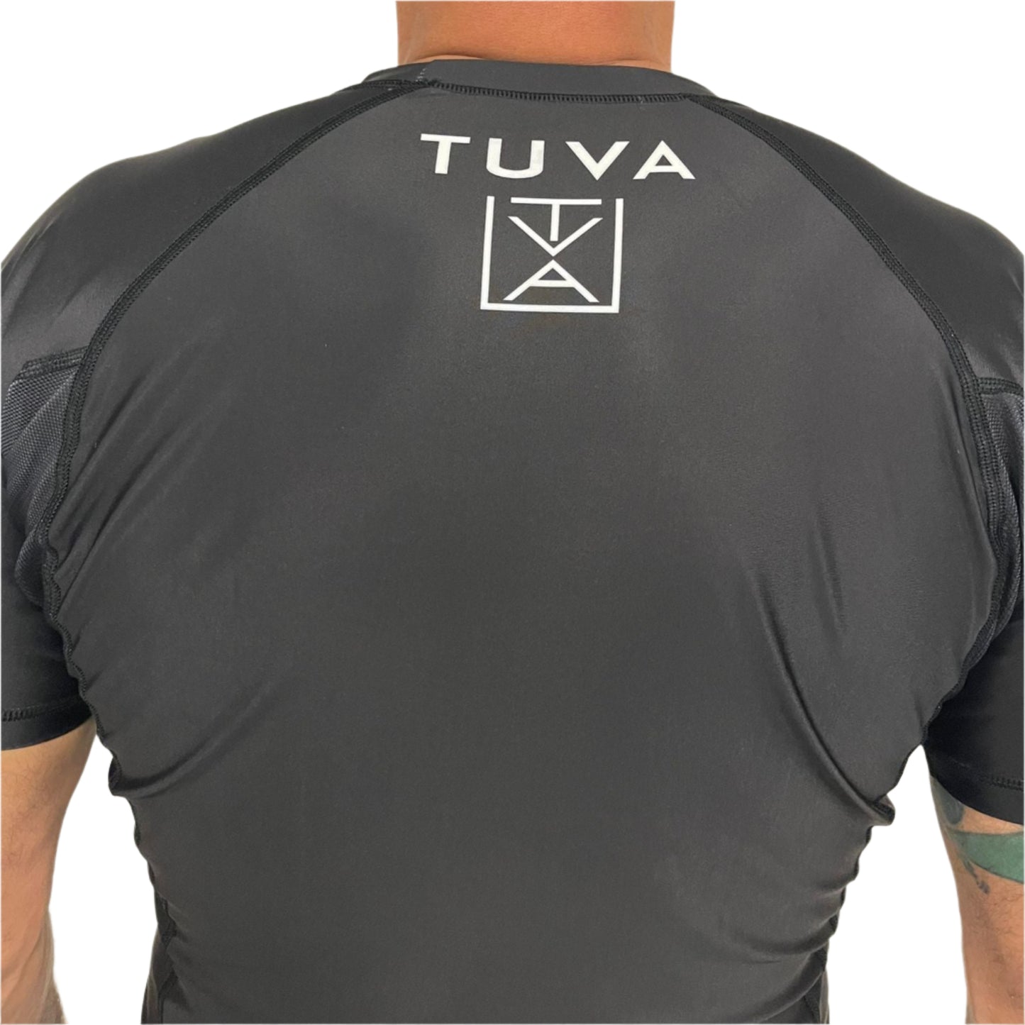 Minimalist Unisex Rashguard (Black)